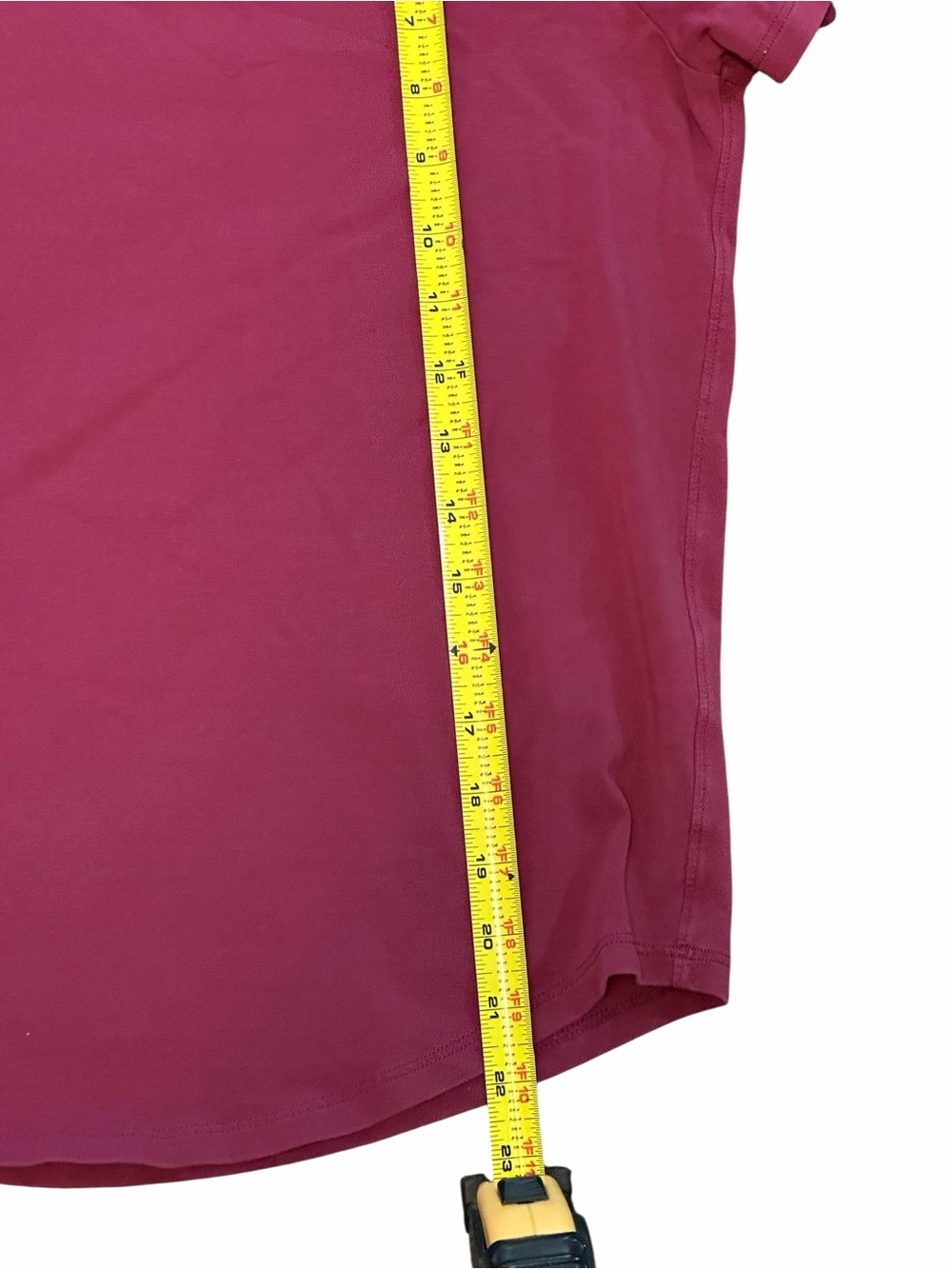 Lululemon Women’s M/L Crewneck T-Shirt in Deep Berry - Picture 5 of 7